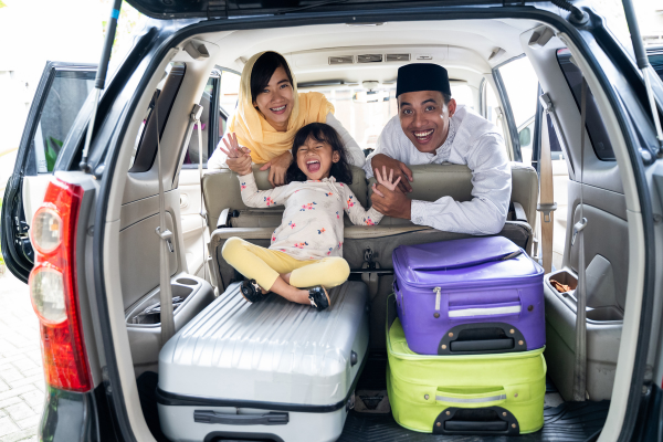 family travel family in car